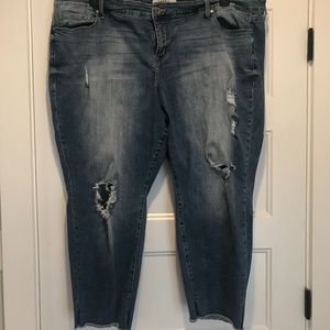 Torrid Boyfriend Style Cropped Jean (Size 28)